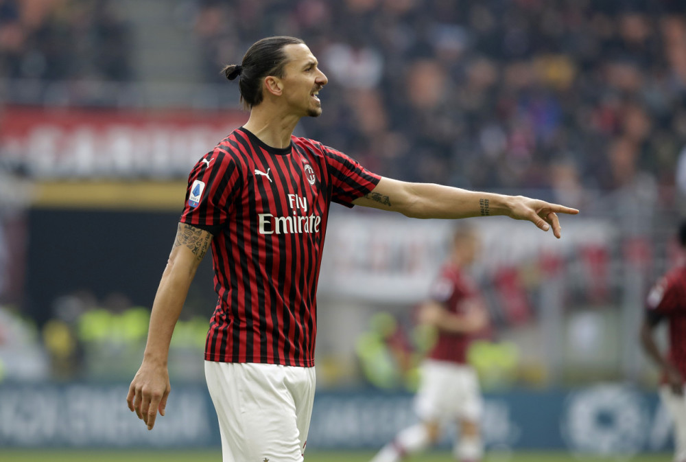  AC米兰宣布续约伊布，传奇老将再战一年  